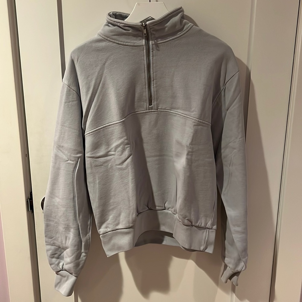 Brandy Melville sweatshirt